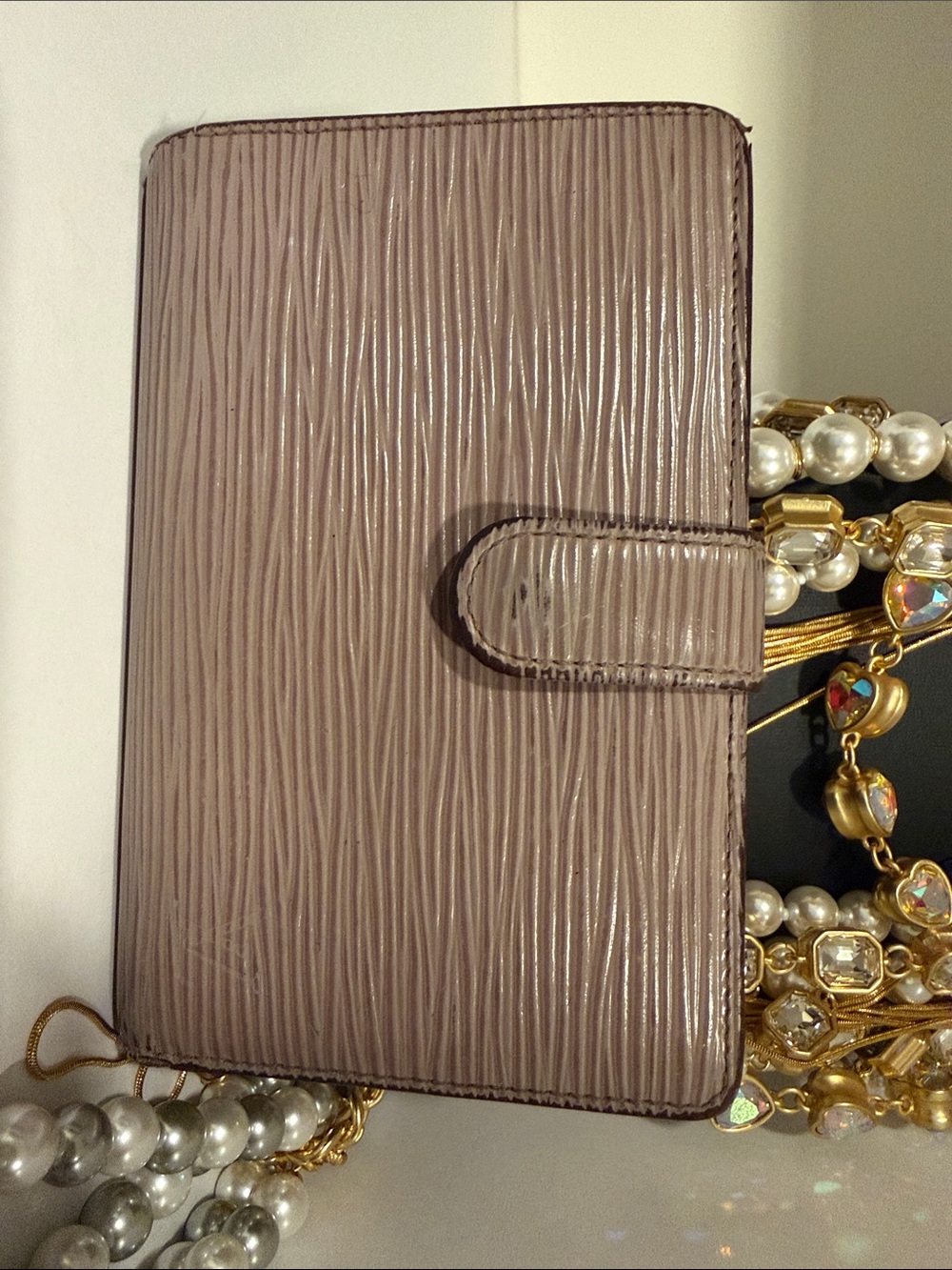 Louis Vuitton Epi leather Porte Rare color Lilac mid size Kiss lock wallet w COA